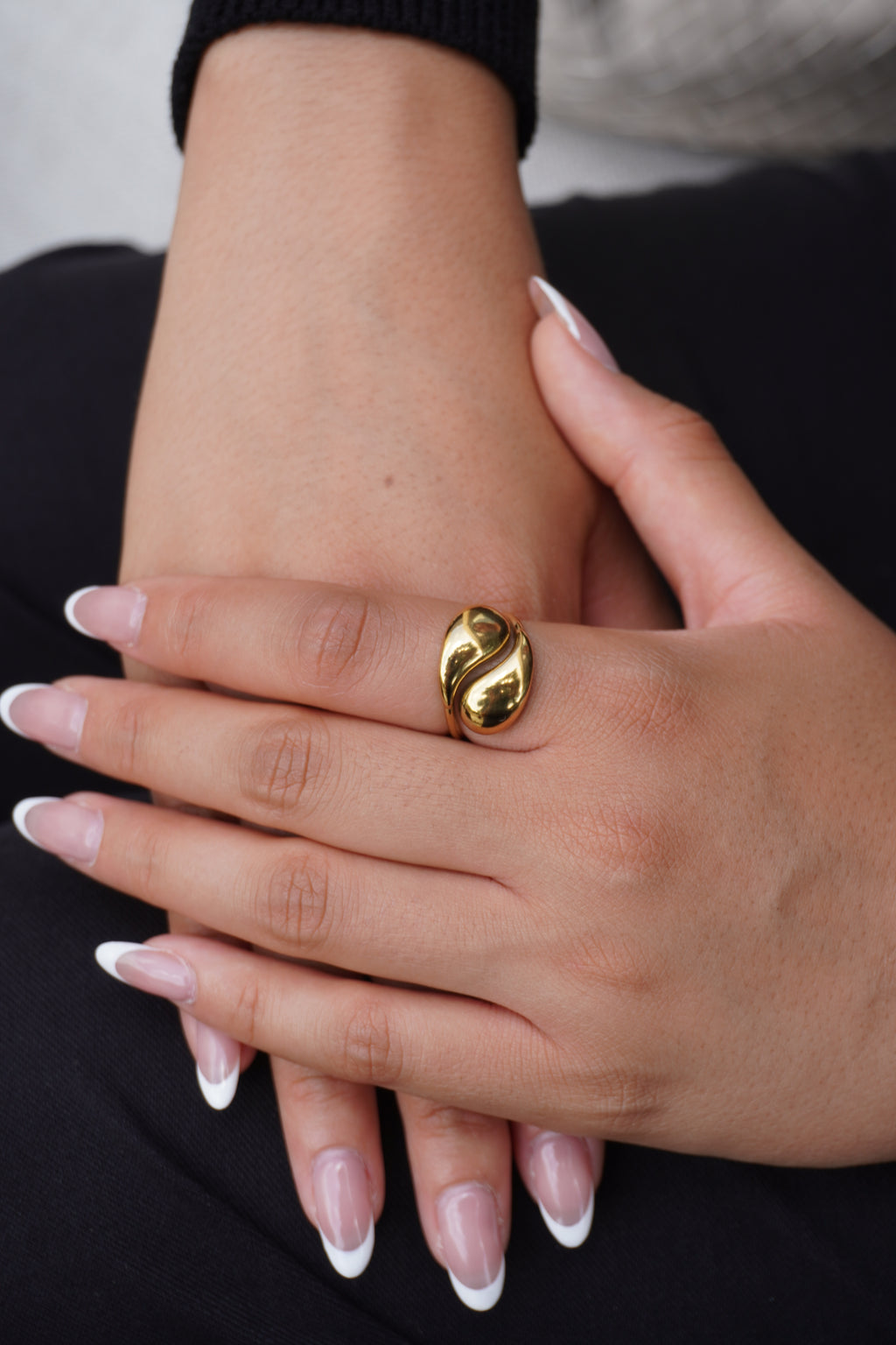 Amora Ring